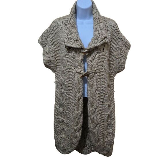 Chunky Knit Tan Cardigan Vest With Toggle Closures Cable Design cottagecore boho - Picture 1 of 7